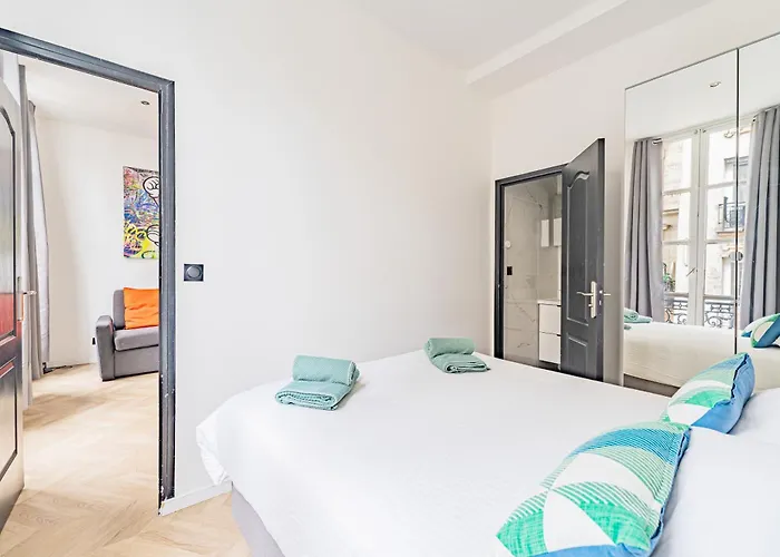 Le Marais - 3 Bedrooms, 2 Bathrooms, 2wc